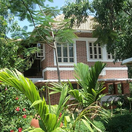 Inn Pondiville Forest Retreat بونديتْشيري المظهر الخارجي الصورة
